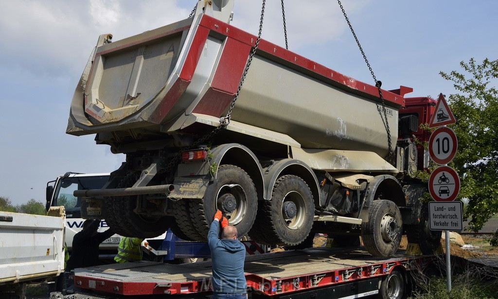 Schwerer VU LKW Zug Bergheim Kenten Koelnerstr P559.JPG - Miklos Laubert